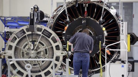 Звеното за реактивни двигатели помага на GE да отчете силно тримесечие