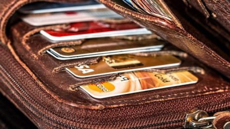 Отстъпки и бонуси привличат притежателите на кредитни карти