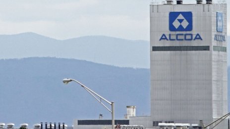 Данните за тримесечната печалба на Alcoa сринаха цената на акциите с 5% 