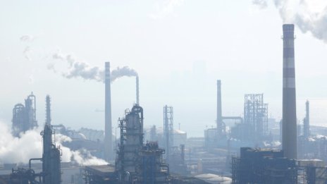 Пропускателната способност на петролните рафинерии в Китай расте с 9,2% през октомври