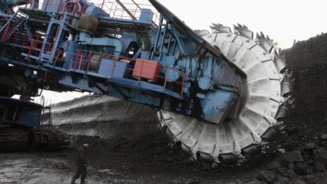 МАЕ: Въглищата ще оспорят надмощието на петрола до 2017 г.