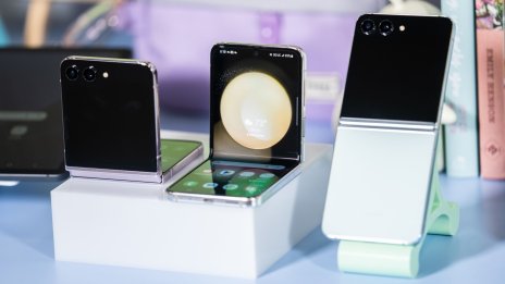 Сгъваемите телефони са хит, но само в Южна Корея