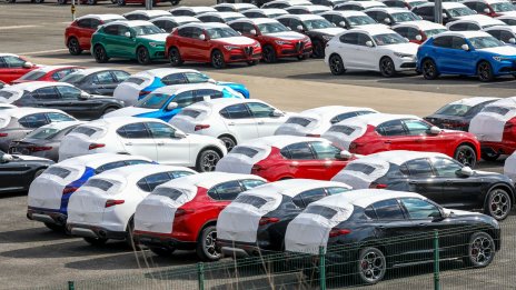 Stellantis призива за равни условия между традиционните и нови автопроизводители