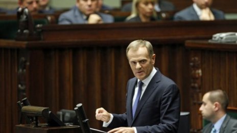 Правителството на Полша оцеля във вот на доверие