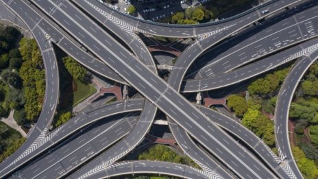 Цената на петрола се стабилизира до около 100 долара за барел*