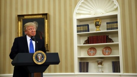 Шансът за импийчмънт или оставка на Тръмп е 48%, смятат букмейкърите