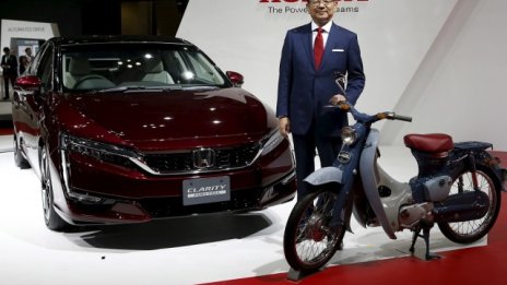 Honda показа сериен водороден автомобил 