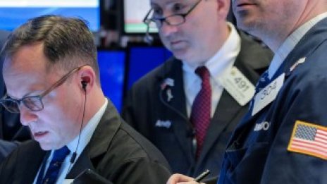 Dow Jones записа най-дългата си серия от седмични понижения от май 2016 г.