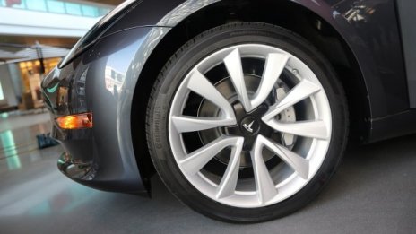 Автопилотът се оказа причината за смъртоносна катастрофа с автомобил Tesla 