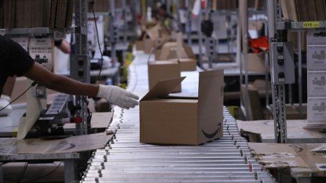 Индустрията във Франция се разширява за пети месец, но безработицата расте