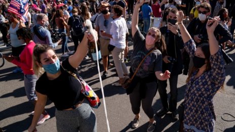 Победата на Байдън може да спаси пазара на шампанско