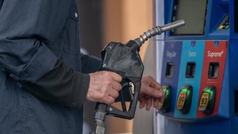 Продажбите на дребно в САЩ остават силни въпреки войната в Близкия изток
