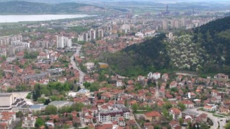 Проверяват фирмата, складирала 50 т отпадъци от Италия във Враца*