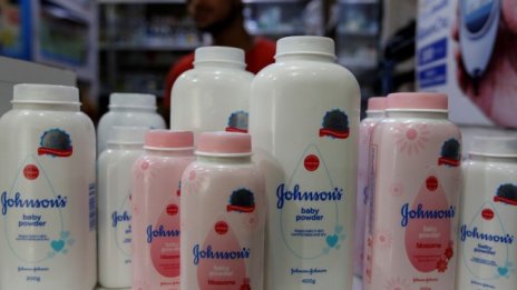 Съдебно решение може да помогне на Johnson & Johnson в спора около талка