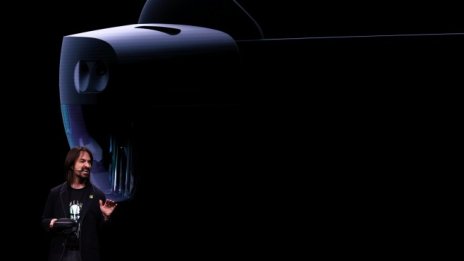 С HoloLens 2 Microsoft иска да превърне добавената реалност в Ел Дорадо
