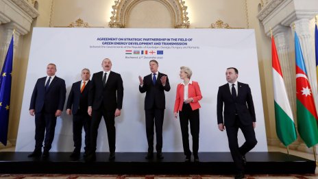 Подводен кабел под Черно море ще доставя възобновяема енергия от Азербайджан за Европа