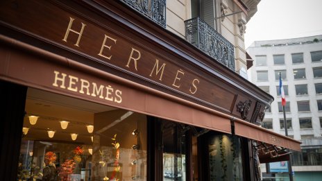 Пазарната стойност на Hermès надмина тази на конкурента ѝ LVMH