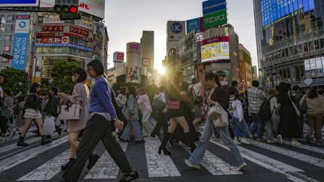 Икономиката на Япония се е свила рязко през първото тримесечие