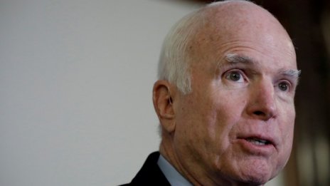 Почина американският сенатор и кандидат за президент Джон Маккейн