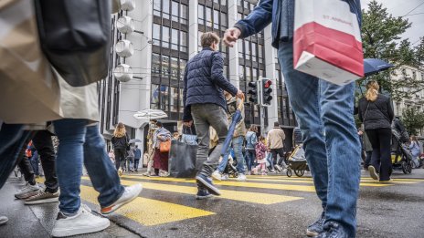 И влюбените в кеша швейцарци се предадоха: дебитните карти станаха най-популярното платежно средство