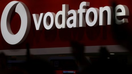 Vodafone спира временно интегрирането на оборудване от Huawei