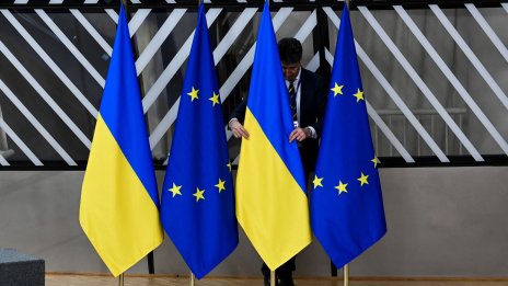 ЕК препоръча стартиране на преговори за членство в ЕС с Украйна и Молдова