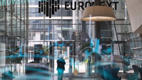 Европейските акции остават стабилни в очакване на решението на ЕЦБ за лихвите