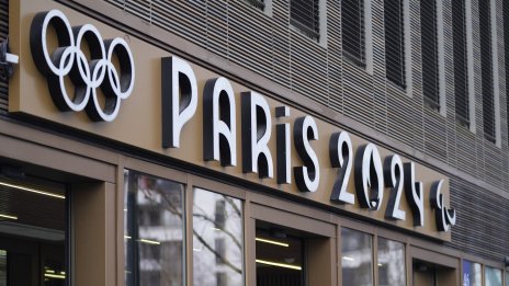 МОК ще използва AI, за да блокира злоупотреби в социалните мрежи по време на Олимпиадата