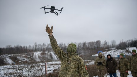 Берлин: Европа трябва да вземе пример от технологичната революция в отбраната на Украйна