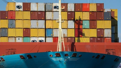 Какви са последствията за индустриите от хаоса в Червено море