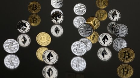 Преднината на криптопазара все повече се топи спрямо технологичните акции