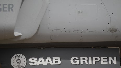 Служебното правителство ще разговаря отново с Швеция за Gripen 
