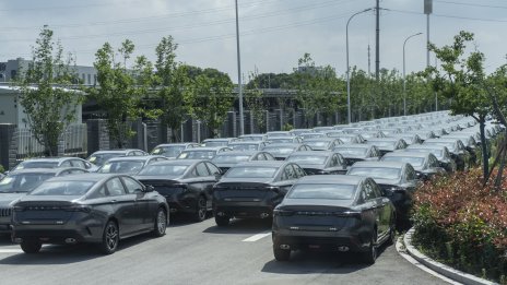 Анализ: Китайските марки имат значителна преднина на пазара на коли с нулеви емисии