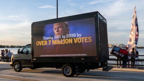 Коя беше по-голямата грешка: Brexit или Тръмп?