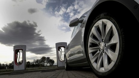 Tesla изненада с трета поредна печалба и то насред коронакризата