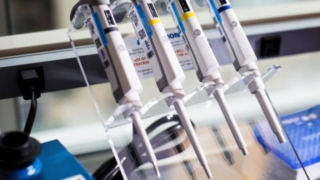 Деян Денев: Водещи разработчици на ваксини срещу Covid-19 се обединяват