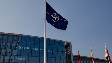 Банка на НАТО би помогнала на целта за военни разходи от 2% от БВП