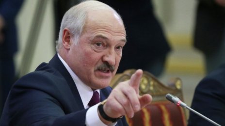 Започват президентските избори в Беларус