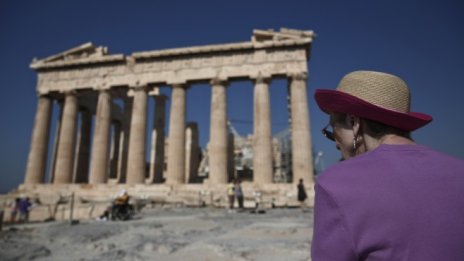 Френският президент приветства "доброто споразумение" по заема на Гърция