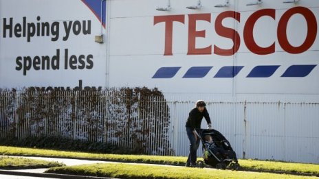 Годишната печалба на Tesco надмина очакванията