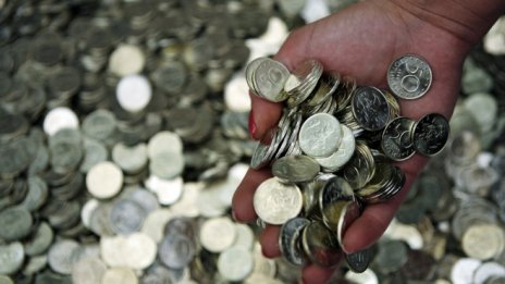 Средният осигурителен доход с нов спад през февруари