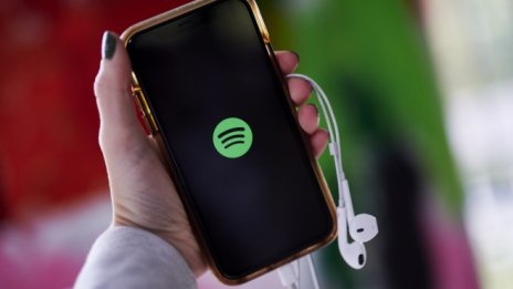 Spotify добави повече абонати от очакванията