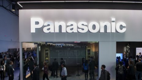Panasonic надмина прогнозите, докато работи по новата батерийна клетка за Tesla