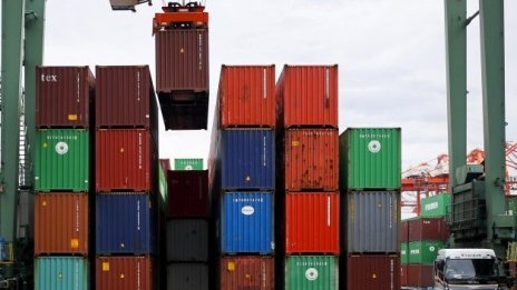 България свива търговския си дефицит с 62,3% на годишна база през ноември