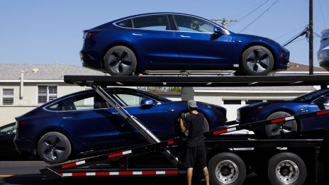 Служителите на Tesla живеят в ежедневен страх заради фирмен имейл