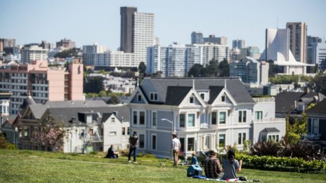 Силициевата долина ли държи ключа към универсалния базов доход?