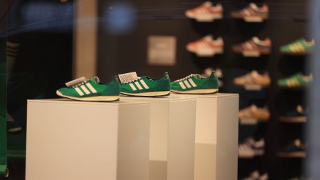 Германските власти обискираха централата на Adidas