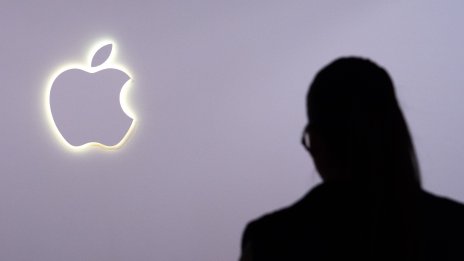 Apple оглави световния пазар на смартфони въпреки спада в доставките