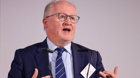 Главният икономист на ЕЦБ очаква тя да бъде гъвкава в решенията за лихвите