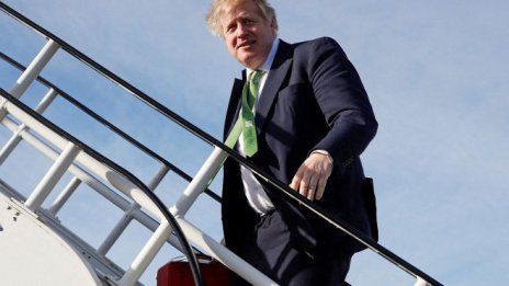 PartyGate продължава да преследва Джонсън – бил е на още два купона